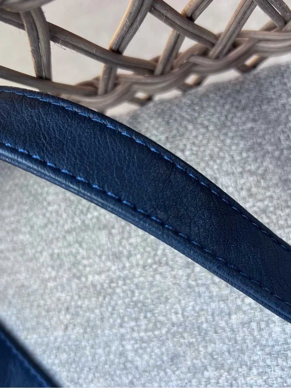 Jen & Co VLeather Crossbody Bag Navy Blue Gold Hardware Zipper Purse Medium